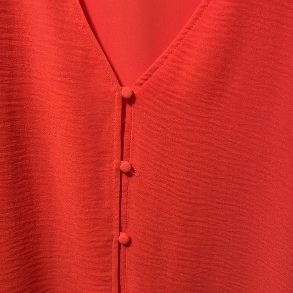 Like New Vince Camuto Top! - Picture 3 of 8